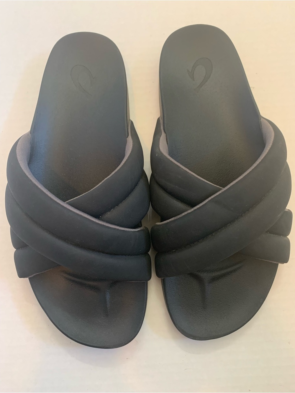 OluKai Black Puffy Cross-Band Slide Slides - Women